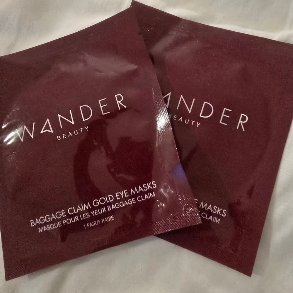 Wander Beauty Deep Red Eye Masks